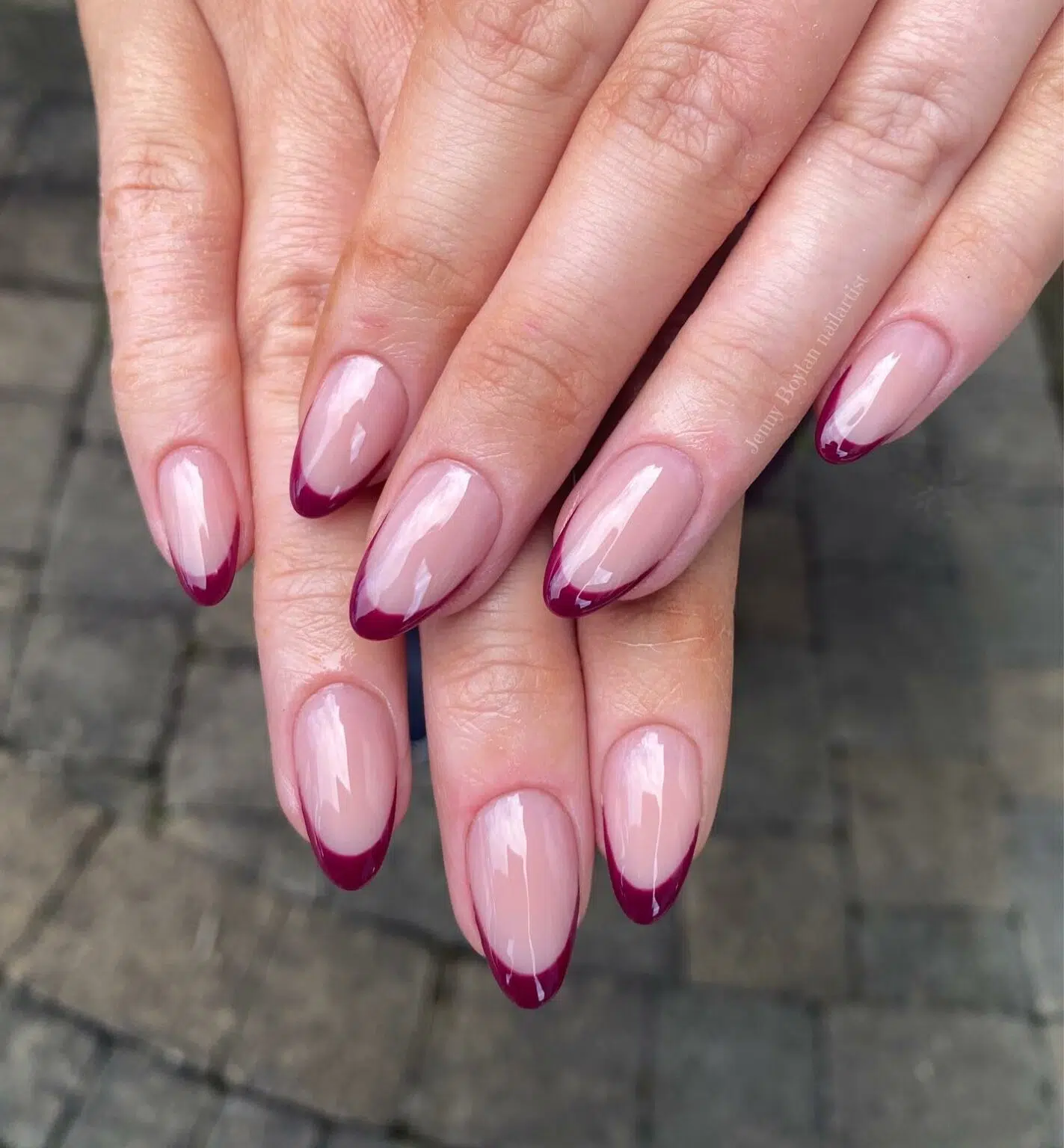 25+ Chic Almond French Tip Nail Designs for the Modern Woman